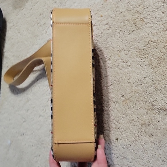 Burberry bag - Picture 3 of 7